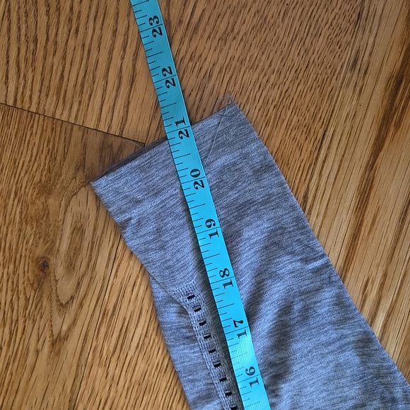 Athleta Grey Long Sleeve Shirt, Women's Small, Great Condition - Picture 7 of 9